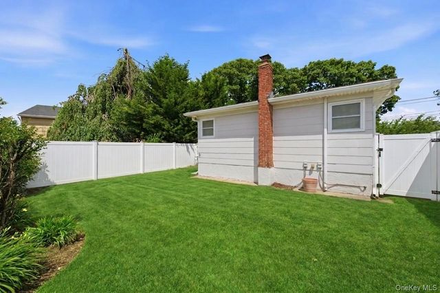 10 S Merrick Road, Massapequa, NY 11758