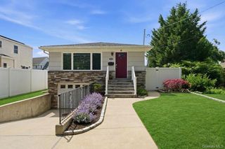 10 S Merrick Road, Massapequa, NY 11758