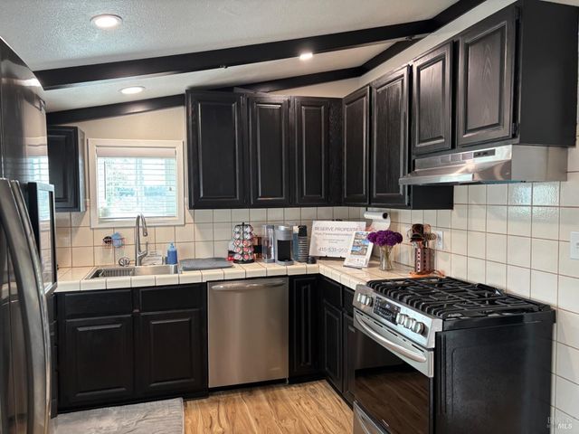 477 Orchard Ln, Penngrove, CA 94951