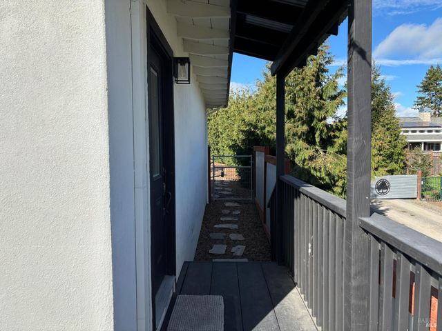 477 Orchard Ln, Penngrove, CA 94951