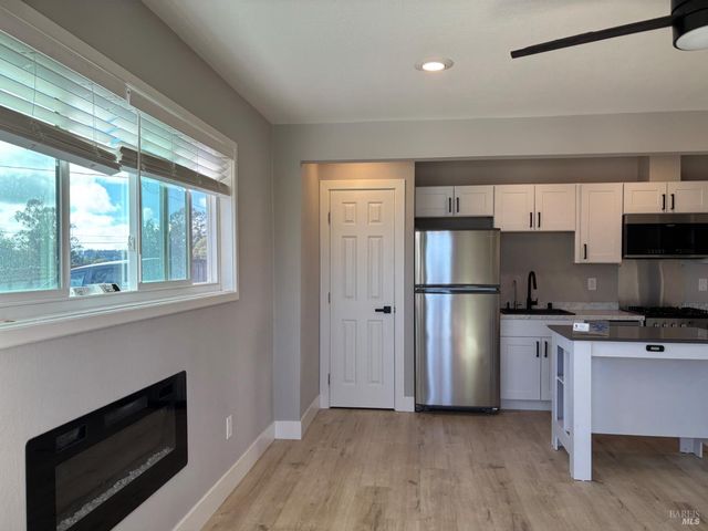 477 Orchard Ln, Penngrove, CA 94951