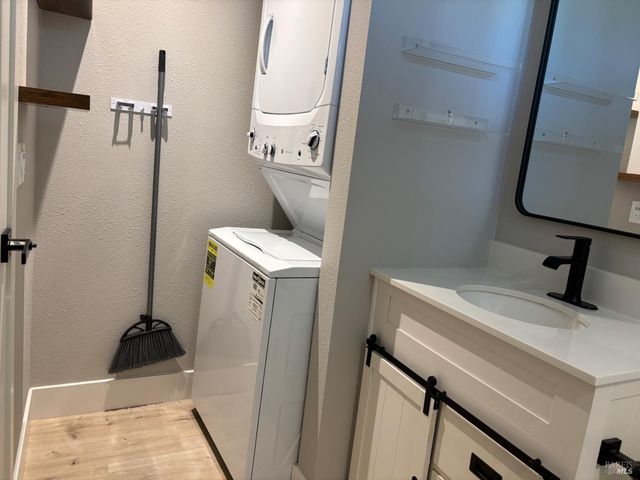 477 Orchard Ln, Penngrove, CA 94951