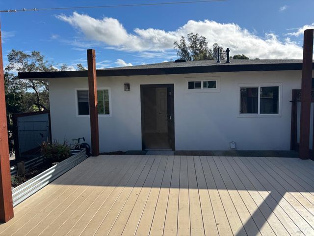 477 Orchard Ln, Penngrove, CA 94951