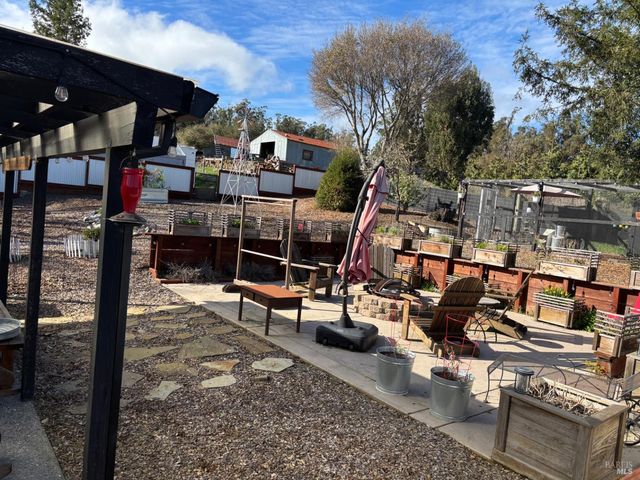 477 Orchard Ln, Penngrove, CA 94951