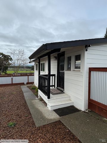 477 Orchard Ln, Penngrove, CA 94951