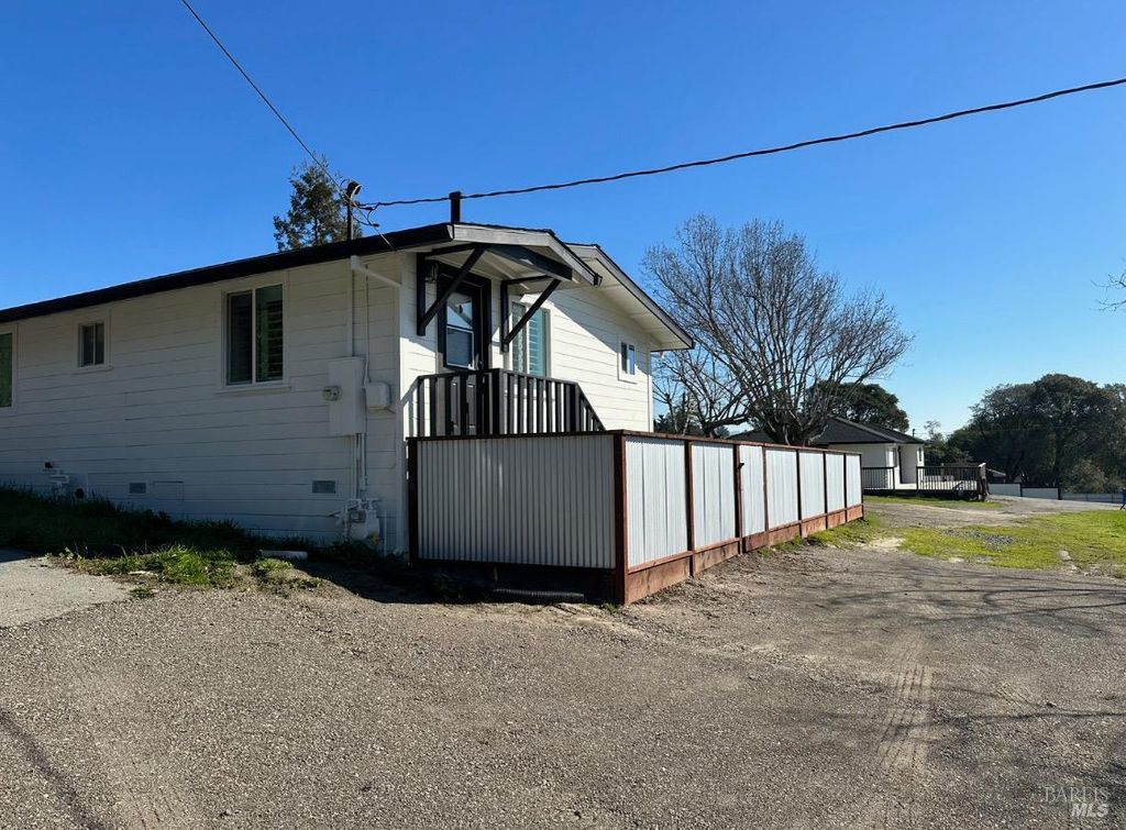 477 Orchard Ln, Penngrove, CA 94951