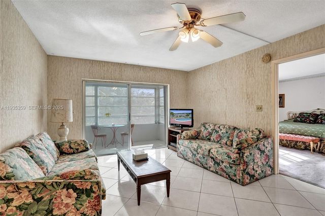 2800 NW 47th Ter 202A, Lauderdale Lakes, FL 33313