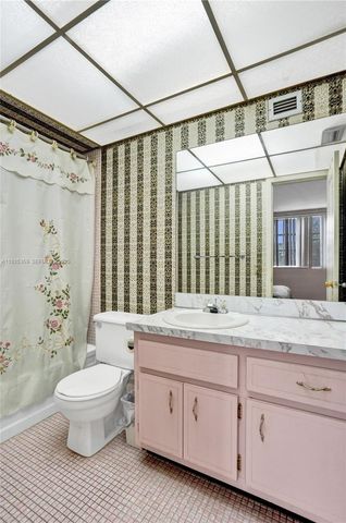 2800 NW 47th Ter 202A, Lauderdale Lakes, FL 33313