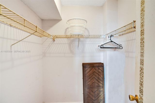 2800 NW 47th Ter 202A, Lauderdale Lakes, FL 33313