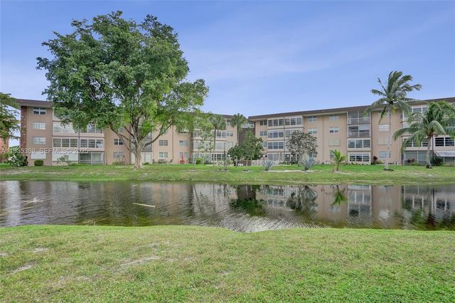 2800 NW 47th Ter 202A, Lauderdale Lakes, FL 33313