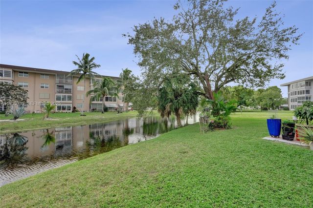 2800 NW 47th Ter 202A, Lauderdale Lakes, FL 33313