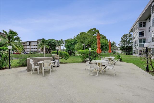 2800 NW 47th Ter 202A, Lauderdale Lakes, FL 33313