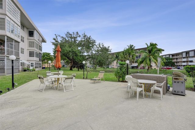 2800 NW 47th Ter 202A, Lauderdale Lakes, FL 33313