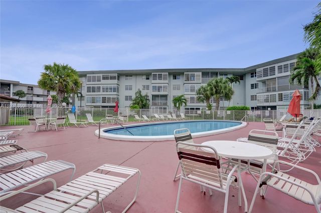 2800 NW 47th Ter 202A, Lauderdale Lakes, FL 33313