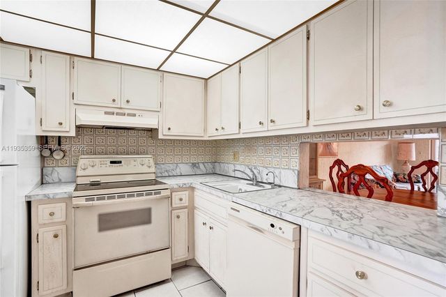 2800 NW 47th Ter 202A, Lauderdale Lakes, FL 33313