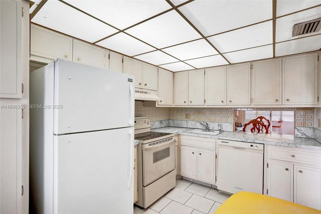 2800 NW 47th Ter 202A, Lauderdale Lakes, FL 33313