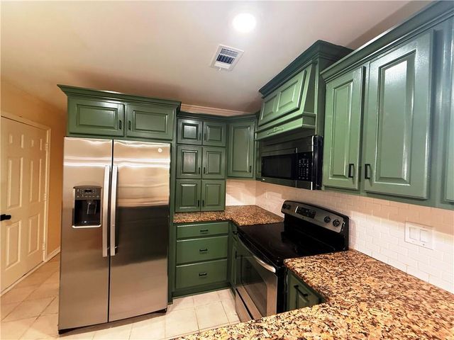 2831 Pebblebrook Court, Buford, GA 30518