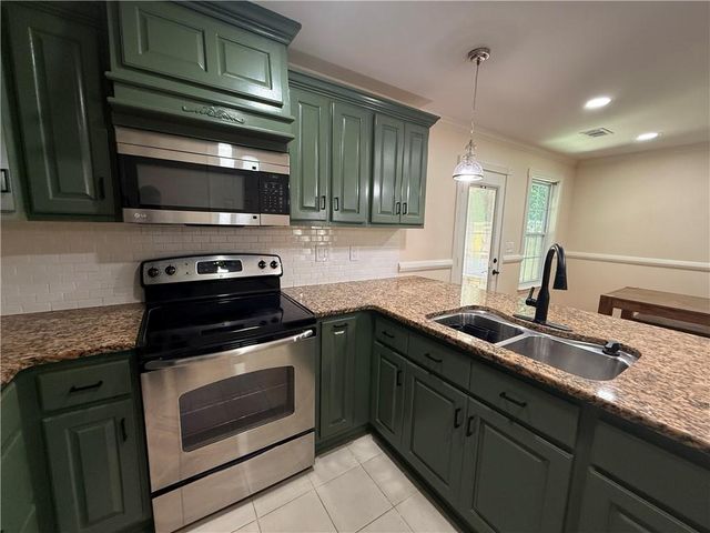 2831 Pebblebrook Court, Buford, GA 30518