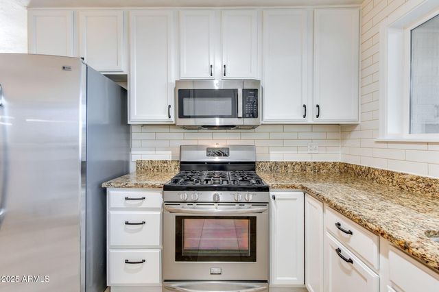 3961 E BECKER Lane, Phoenix, AZ 85028