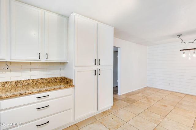 3961 E BECKER Lane, Phoenix, AZ 85028