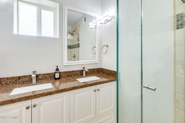 3961 E BECKER Lane, Phoenix, AZ 85028