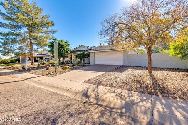 3961 E BECKER Lane, Phoenix, AZ 85028