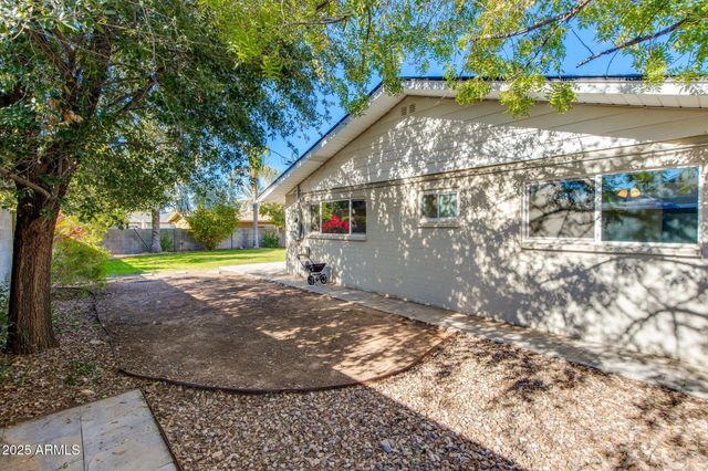 3961 E BECKER Lane, Phoenix, AZ 85028