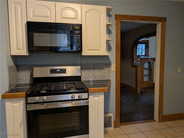 807 W 21st Street, Lorain, OH 44052