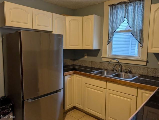 807 W 21st Street, Lorain, OH 44052