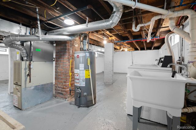 72 Gratiot Avenue, Mt. Clemens, MI 48043