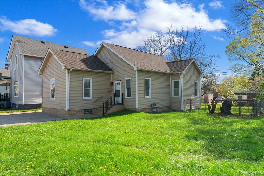 72 Gratiot Avenue, Mt. Clemens, MI 48043