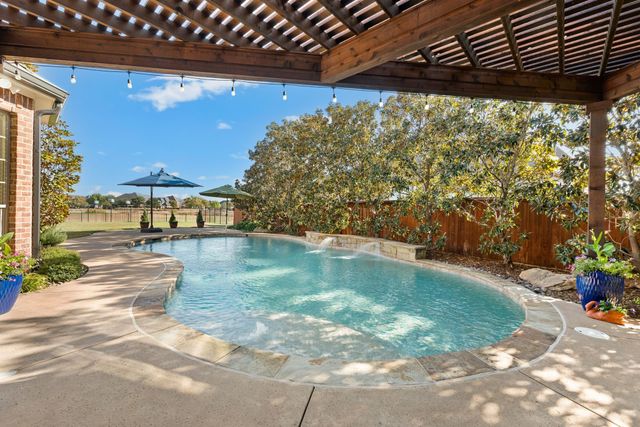 2401 Strathfield Lane, Trophy Club, TX 76262