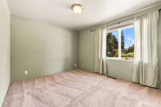 11834 18th Avenue SW, Burien, WA 98146