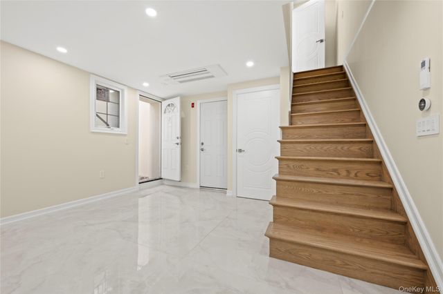 7662 174th Street, Fresh Meadows, NY 11366