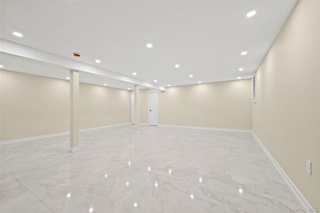 7662 174th Street, Fresh Meadows, NY 11366