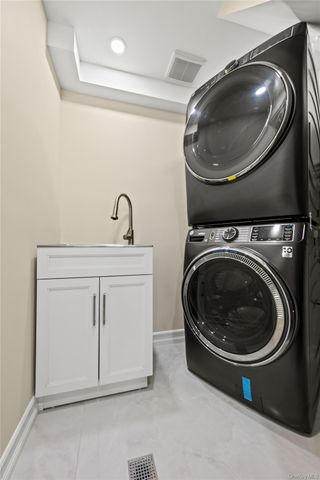 7662 174th Street, Fresh Meadows, NY 11366