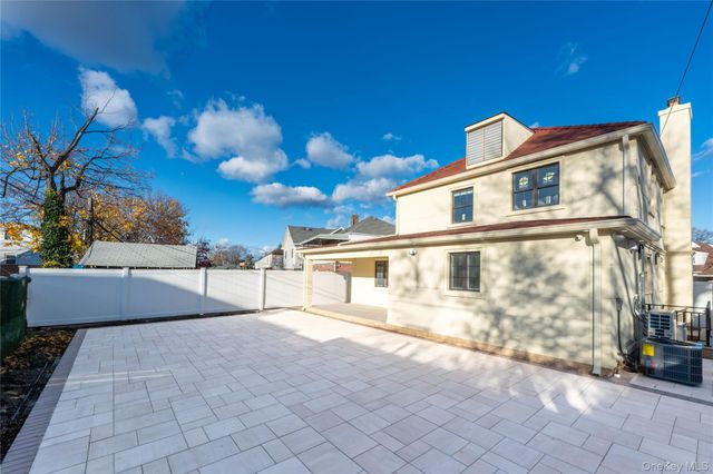 7662 174th Street, Fresh Meadows, NY 11366