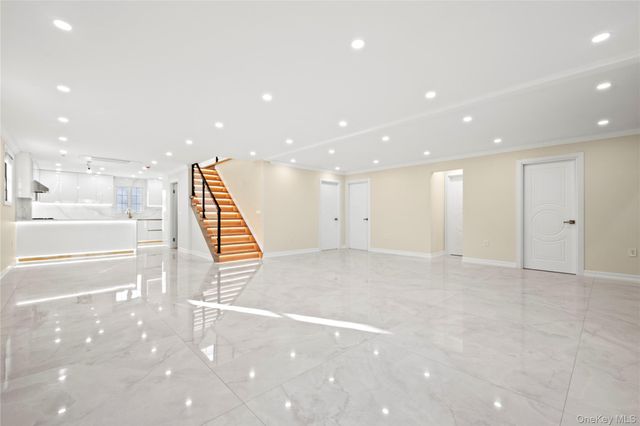 7662 174th Street, Fresh Meadows, NY 11366