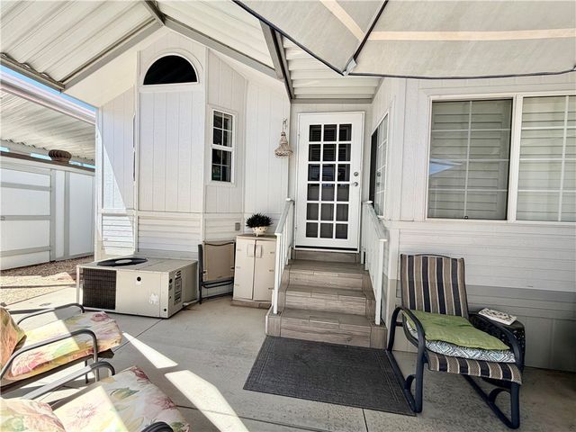 1295 S Cawston Avenue 327, Hemet, CA 92545