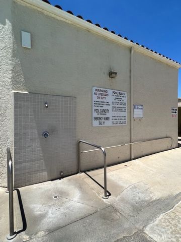 1295 S Cawston Avenue 327, Hemet, CA 92545