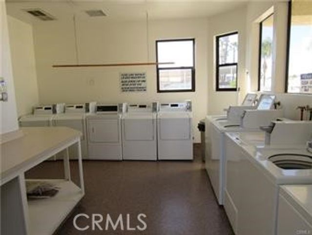 1295 S Cawston Avenue 327, Hemet, CA 92545