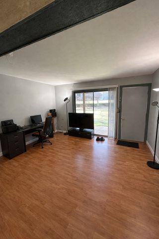 63 Aspen Colony 8, Fox Lake, IL 60020