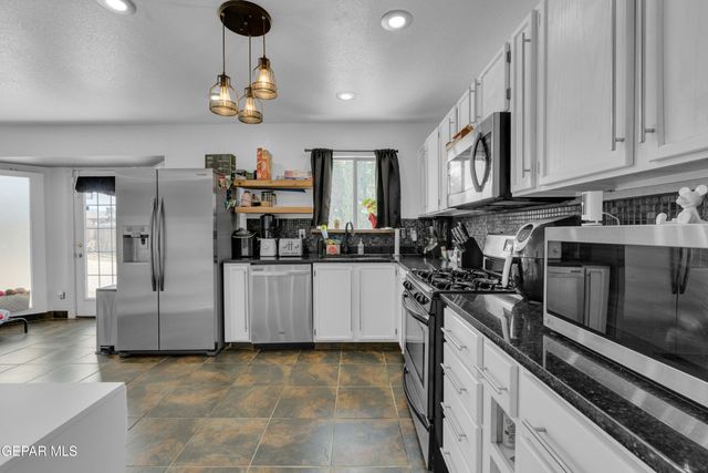 5758 CASTLE Way, El Paso, TX 79932