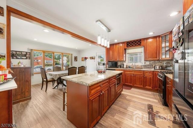 40 Buttonwood Drive, Sayreville, NJ 08859
