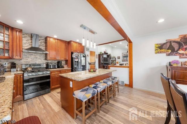 40 Buttonwood Drive, Sayreville, NJ 08859
