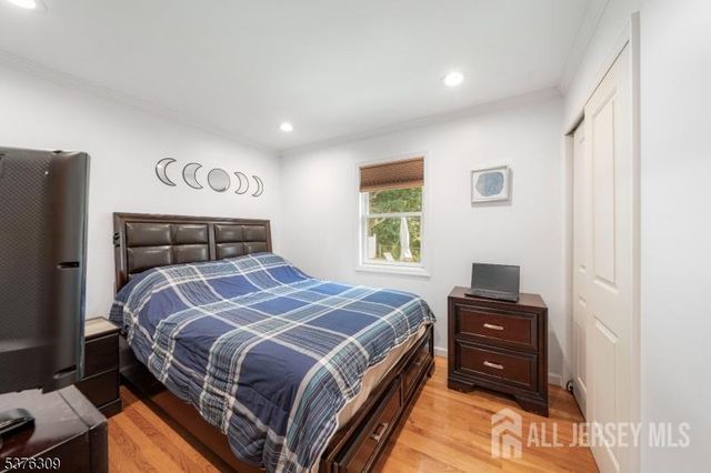 40 Buttonwood Drive, Sayreville, NJ 08859