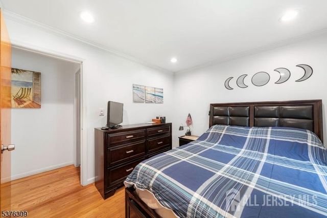 40 Buttonwood Drive, Sayreville, NJ 08859