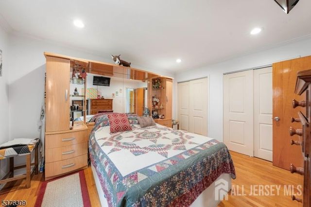 40 Buttonwood Drive, Sayreville, NJ 08859