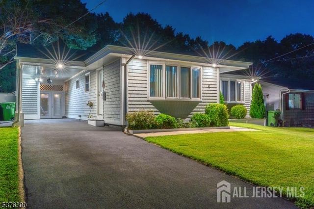 40 Buttonwood Drive, Sayreville, NJ 08859