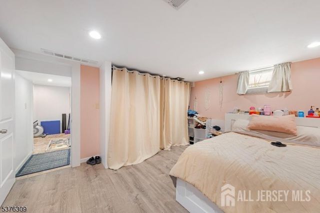 40 Buttonwood Drive, Sayreville, NJ 08859